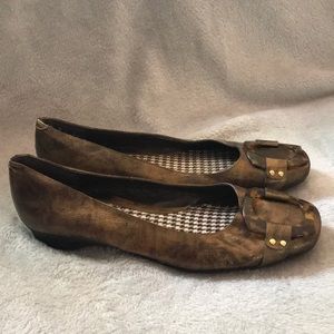 NWOB Brown Liz Claiborne flat
